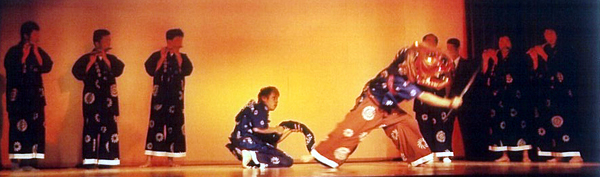 粟倉神社の獅子舞の写真